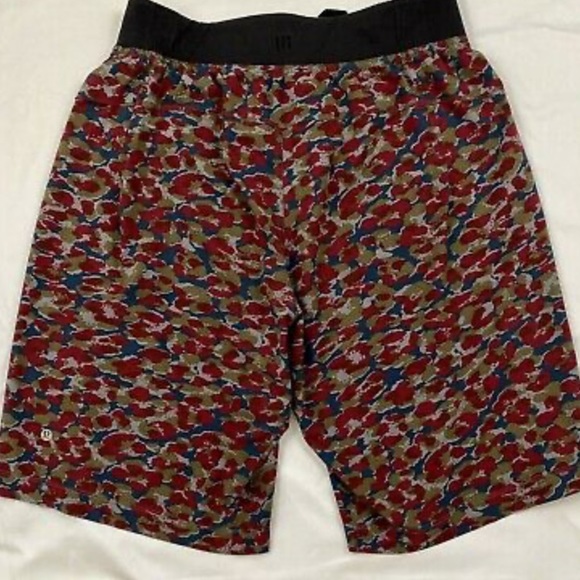 Lululemon Linerless Core Athletic Shorts - Picture 2 of 3